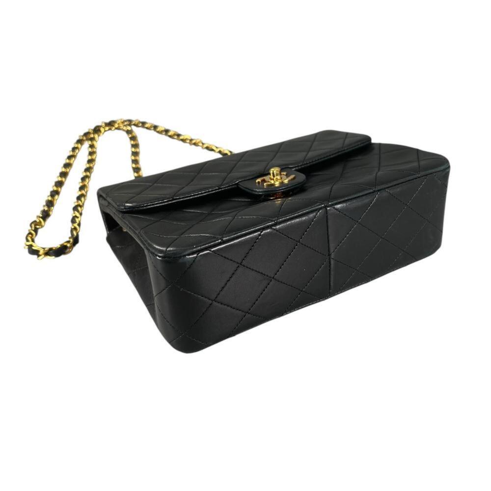 Chanel women's shoulder bag, Matelassé, gold hardware, serial number 1, Coco ... - Picture 3 of 16
